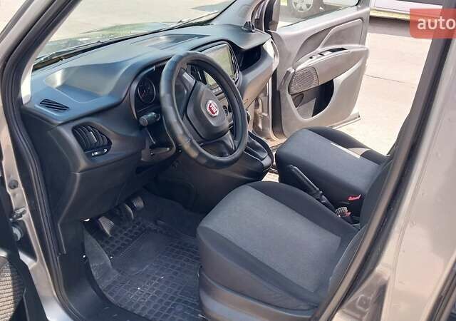 Серый Фиат Добло, объемом двигателя 1.37 л и пробегом 190 тыс. км за 13900 $, фото 9 на Automoto.ua