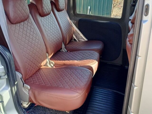 Серый Фиат Добло, объемом двигателя 1.9 л и пробегом 297 тыс. км за 4800 $, фото 5 на Automoto.ua