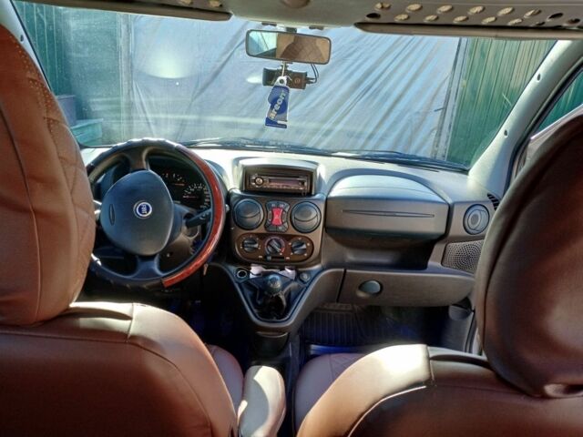 Серый Фиат Добло, объемом двигателя 1.9 л и пробегом 297 тыс. км за 4800 $, фото 7 на Automoto.ua