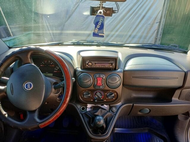 Серый Фиат Добло, объемом двигателя 1.9 л и пробегом 297 тыс. км за 4800 $, фото 8 на Automoto.ua