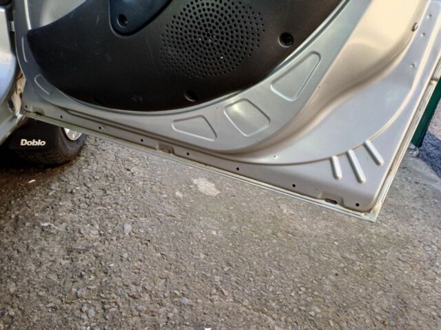 Серый Фиат Добло, объемом двигателя 1.9 л и пробегом 297 тыс. км за 4800 $, фото 10 на Automoto.ua