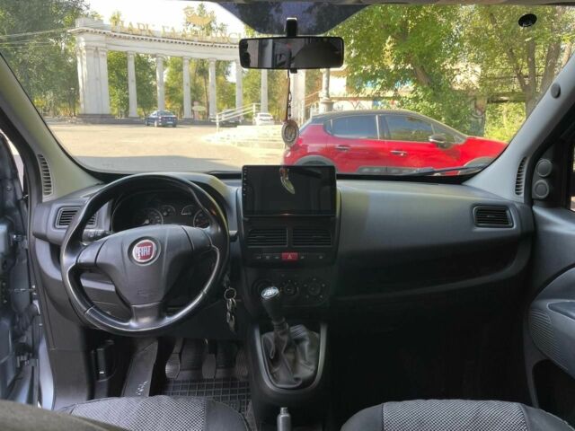 Серый Фиат Добло, объемом двигателя 1.2 л и пробегом 220 тыс. км за 7000 $, фото 6 на Automoto.ua