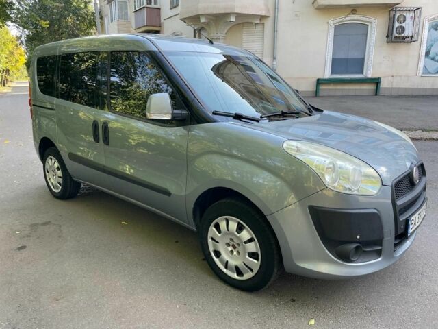 Серый Фиат Добло, объемом двигателя 1.2 л и пробегом 220 тыс. км за 7000 $, фото 4 на Automoto.ua