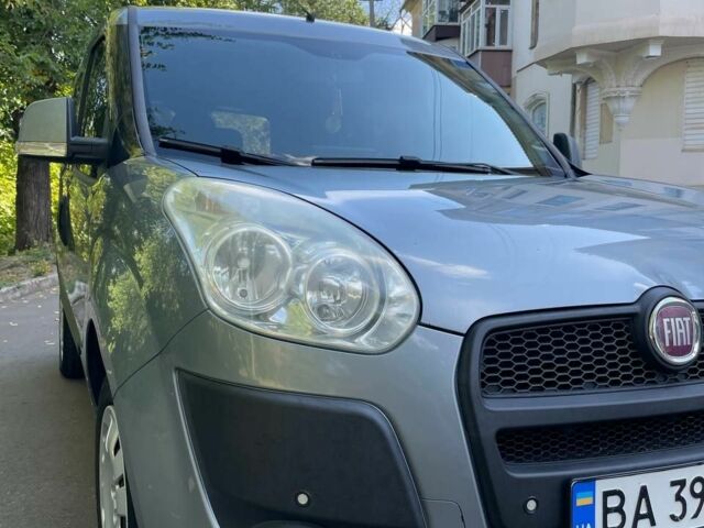 Серый Фиат Добло, объемом двигателя 1.2 л и пробегом 220 тыс. км за 7000 $, фото 5 на Automoto.ua