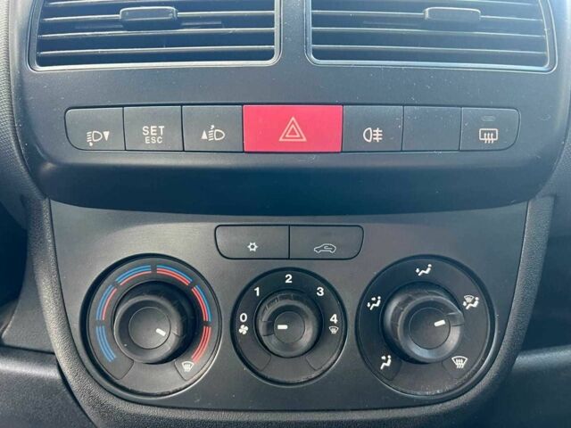 Сірий Фіат Добло, об'ємом двигуна 1.4 л та пробігом 223 тис. км за 6440 $, фото 23 на Automoto.ua