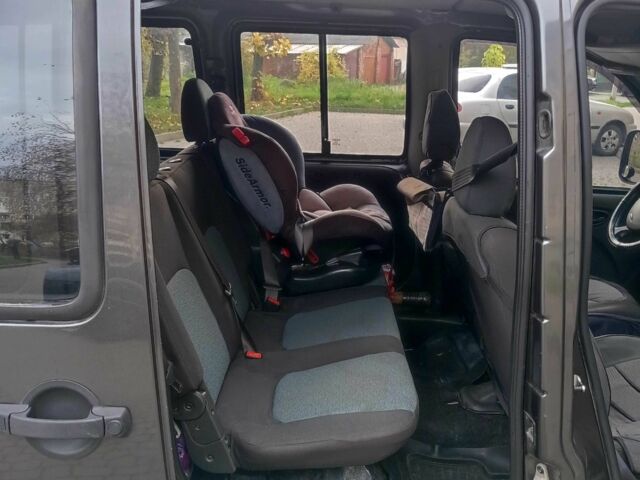 Сірий Фіат Добло, об'ємом двигуна 1.2 л та пробігом 276 тис. км за 5600 $, фото 7 на Automoto.ua