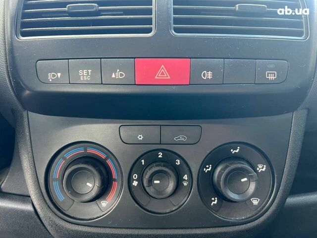 Сірий Фіат Добло, об'ємом двигуна 1.4 л та пробігом 223 тис. км за 7290 $, фото 23 на Automoto.ua