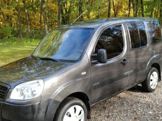 Серый Фиат Добло, объемом двигателя 1.4 л и пробегом 258 тыс. км за 5300 $, фото 3 на Automoto.ua