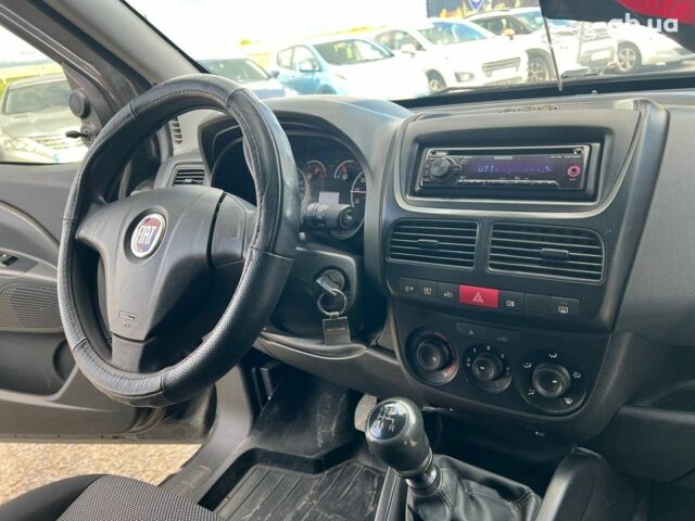 Сірий Фіат Добло, об'ємом двигуна 1.4 л та пробігом 223 тис. км за 7290 $, фото 33 на Automoto.ua