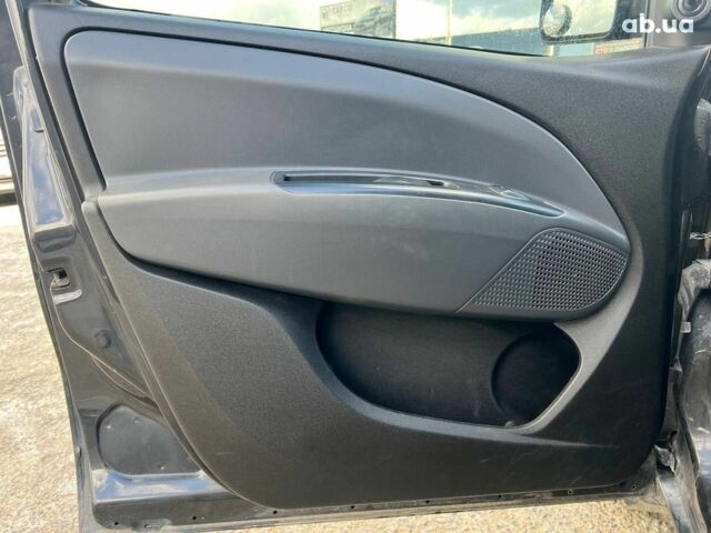 Сірий Фіат Добло, об'ємом двигуна 1.4 л та пробігом 223 тис. км за 7290 $, фото 13 на Automoto.ua