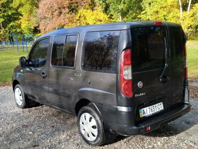Серый Фиат Добло, объемом двигателя 1.4 л и пробегом 258 тыс. км за 5300 $, фото 2 на Automoto.ua