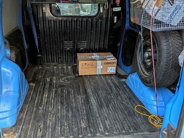 Синий Фиат Добло, объемом двигателя 1.6 л и пробегом 380 тыс. км за 2500 $, фото 6 на Automoto.ua