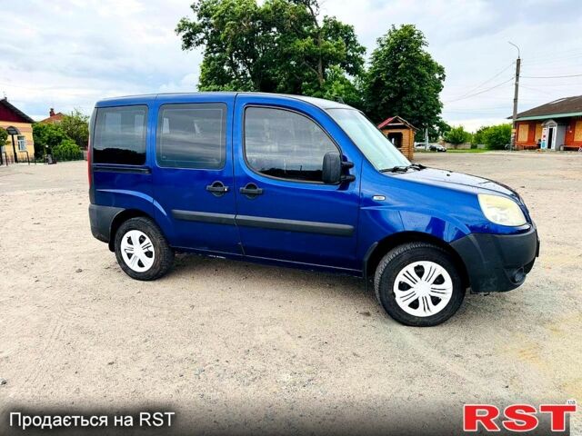 Синий Фиат Добло, объемом двигателя 1.9 л и пробегом 300 тыс. км за 4850 $, фото 1 на Automoto.ua