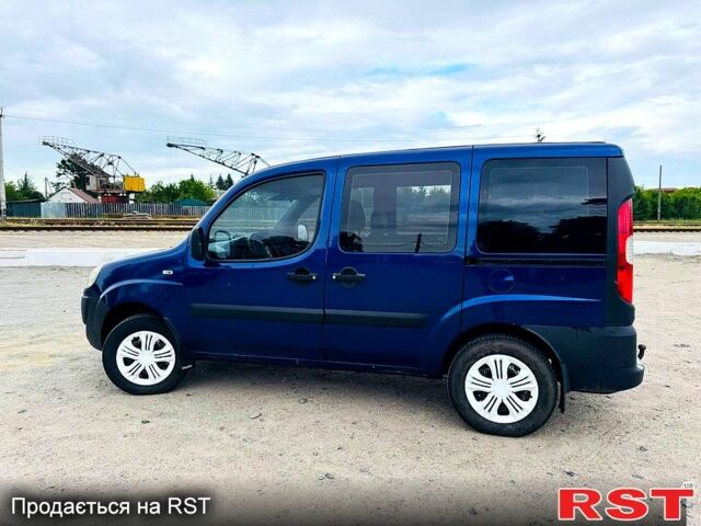 Синий Фиат Добло, объемом двигателя 1.9 л и пробегом 300 тыс. км за 4850 $, фото 3 на Automoto.ua