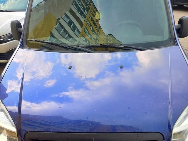 Синий Фиат Добло, объемом двигателя 1.2 л и пробегом 144 тыс. км за 6900 $, фото 5 на Automoto.ua