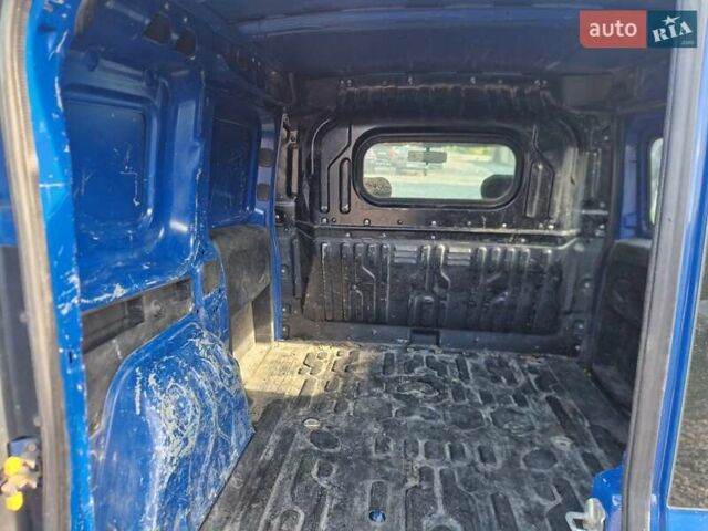 Синий Фиат Добло, объемом двигателя 1.25 л и пробегом 288 тыс. км за 3999 $, фото 4 на Automoto.ua