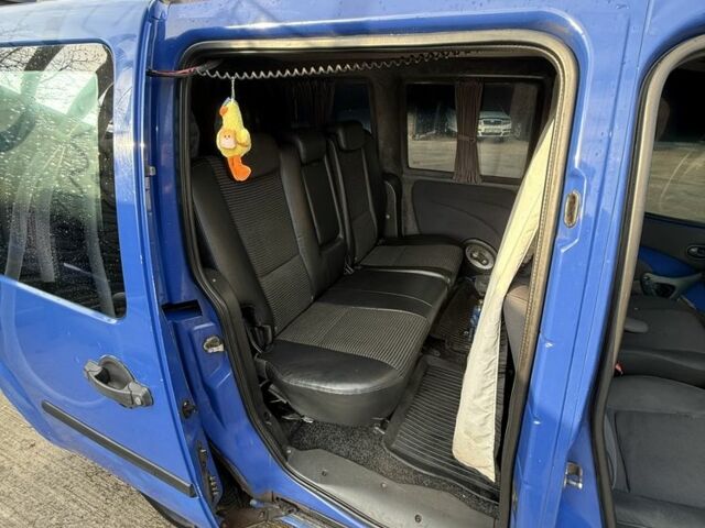 Синий Фиат Добло, объемом двигателя 1.9 л и пробегом 400 тыс. км за 2800 $, фото 2 на Automoto.ua