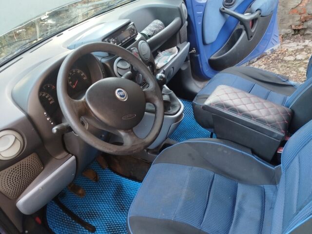 Синий Фиат Добло, объемом двигателя 0 л и пробегом 200 тыс. км за 2100 $, фото 6 на Automoto.ua