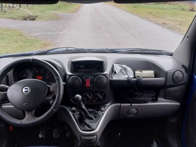 Синий Фиат Добло, объемом двигателя 1.3 л и пробегом 200 тыс. км за 1650 $, фото 7 на Automoto.ua