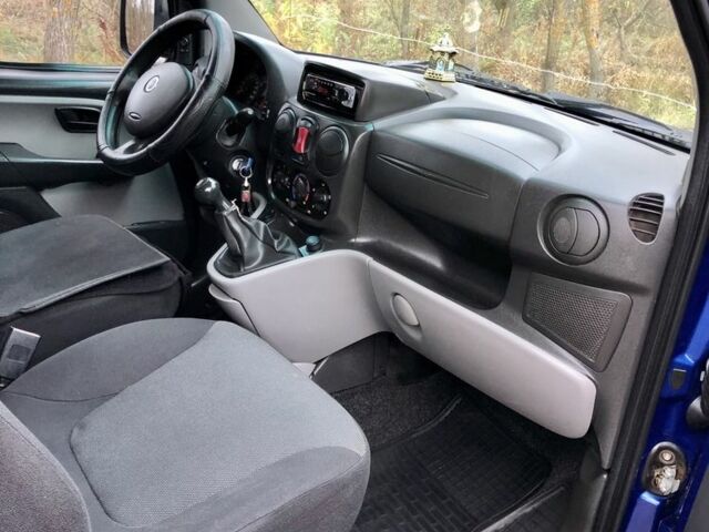 Синий Фиат Добло, объемом двигателя 1.3 л и пробегом 200 тыс. км за 4100 $, фото 12 на Automoto.ua