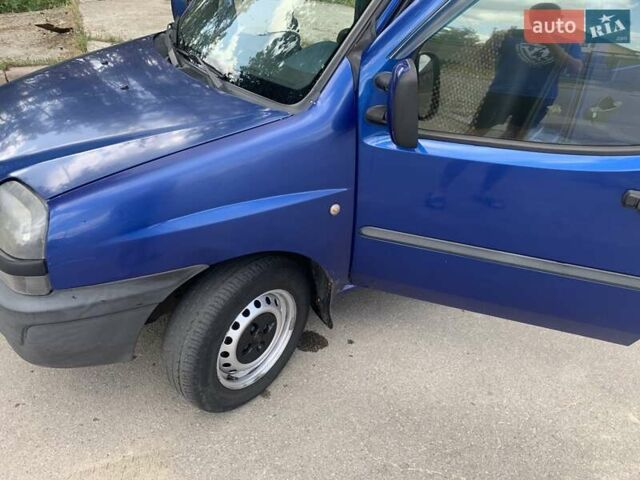 Синий Фиат Добло, объемом двигателя 1.91 л и пробегом 230 тыс. км за 4200 $, фото 2 на Automoto.ua