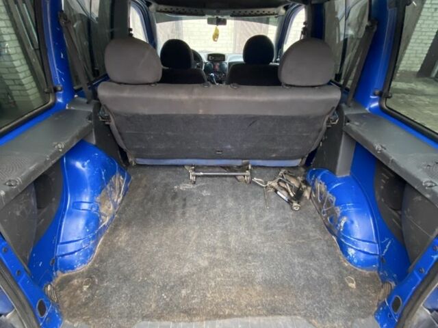 Синий Фиат Добло, объемом двигателя 1.9 л и пробегом 330 тыс. км за 2200 $, фото 9 на Automoto.ua