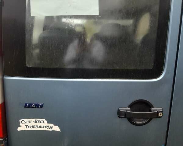 Синий Фиат Добло, объемом двигателя 1.2 л и пробегом 248 тыс. км за 3500 $, фото 2 на Automoto.ua