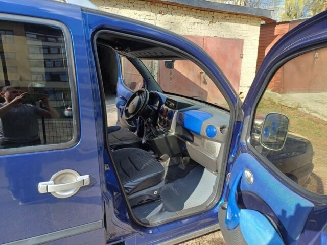 Синий Фиат Добло, объемом двигателя 0 л и пробегом 286 тыс. км за 3100 $, фото 4 на Automoto.ua