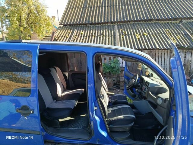 Синий Фиат Добло, объемом двигателя 1.6 л и пробегом 290 тыс. км за 3500 $, фото 9 на Automoto.ua
