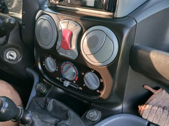 Синий Фиат Добло, объемом двигателя 1.6 л и пробегом 290 тыс. км за 3500 $, фото 4 на Automoto.ua