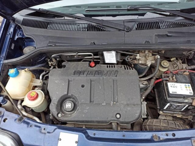 Синій Фіат Добло, об'ємом двигуна 1.9 л та пробігом 192 тис. км за 5500 $, фото 3 на Automoto.ua