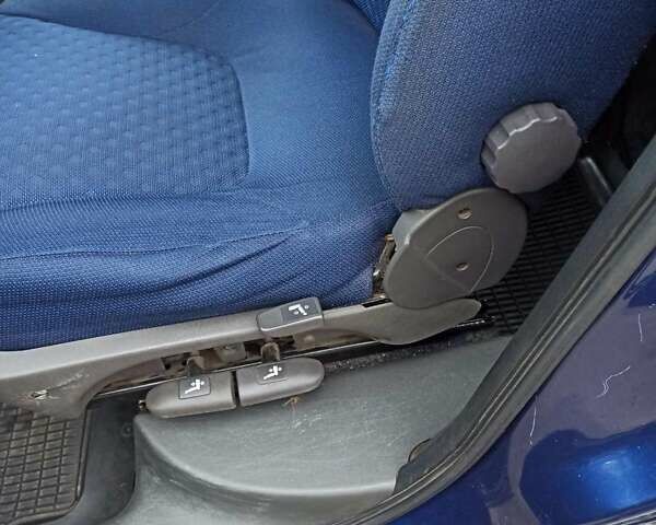 Синий Фиат Добло, объемом двигателя 1.9 л и пробегом 192 тыс. км за 5500 $, фото 18 на Automoto.ua