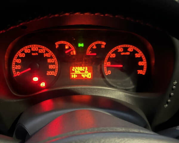 Синий Фиат Добло, объемом двигателя 1.3 л и пробегом 229 тыс. км за 4300 $, фото 12 на Automoto.ua