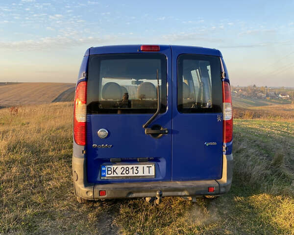 Синий Фиат Добло, объемом двигателя 1.6 л и пробегом 236 тыс. км за 4000 $, фото 6 на Automoto.ua