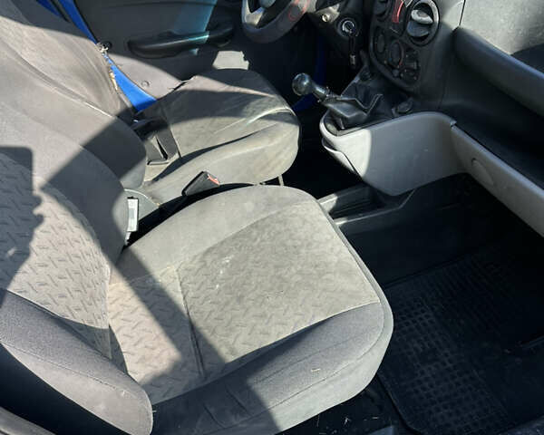 Синий Фиат Добло, объемом двигателя 1.25 л и пробегом 260 тыс. км за 2900 $, фото 5 на Automoto.ua