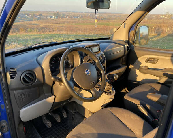 Синий Фиат Добло, объемом двигателя 1.6 л и пробегом 236 тыс. км за 4000 $, фото 3 на Automoto.ua