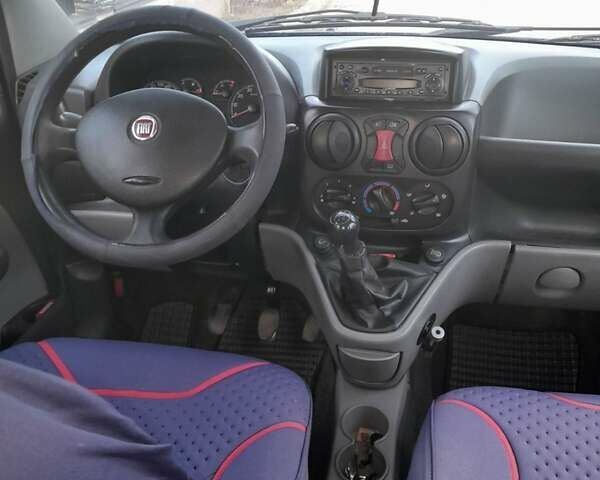 Синий Фиат Добло, объемом двигателя 1.91 л и пробегом 170 тыс. км за 4800 $, фото 5 на Automoto.ua