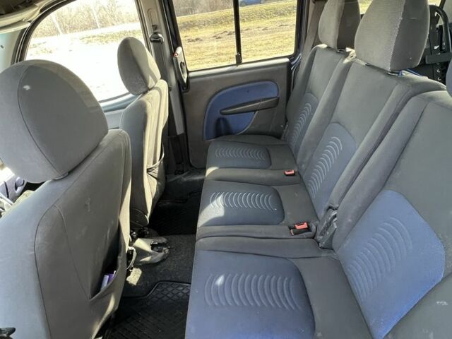 Синий Фиат Добло, объемом двигателя 1.2 л и пробегом 264 тыс. км за 5000 $, фото 8 на Automoto.ua