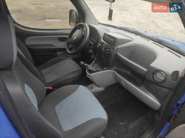 Синий Фиат Добло, объемом двигателя 1.9 л и пробегом 228 тыс. км за 3500 $, фото 8 на Automoto.ua