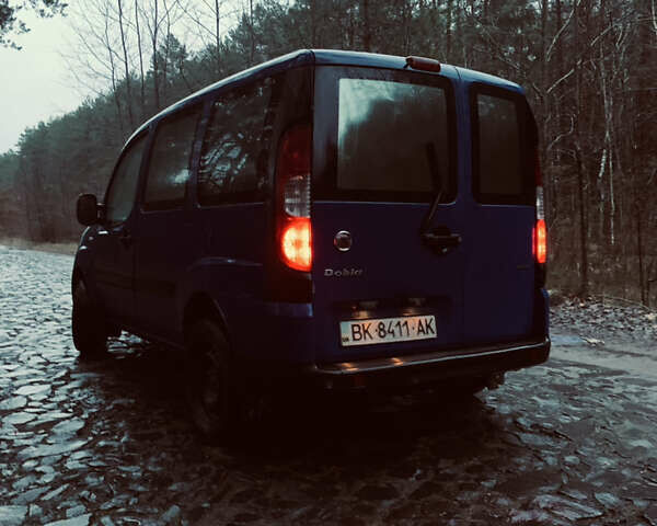 Синий Фиат Добло, объемом двигателя 1.25 л и пробегом 380 тыс. км за 5300 $, фото 3 на Automoto.ua