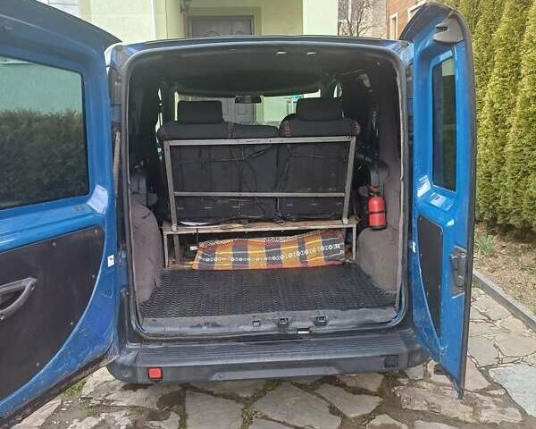 Синий Фиат Добло, объемом двигателя 1.25 л и пробегом 400 тыс. км за 4500 $, фото 7 на Automoto.ua