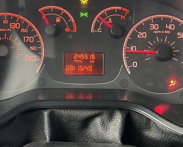 Фиат Добло 2013 в Виноградове на Automoto.ua Синий Фиат Добло, объемом двигателя 1.6 л и пробегом 245 тыс. км за 4700 $, фото 12 на Automoto.ua