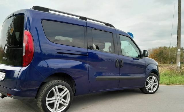 Синий Фиат Добло, объемом двигателя 1.6 л и пробегом 150 тыс. км за 9100 $, фото 2 на Automoto.ua