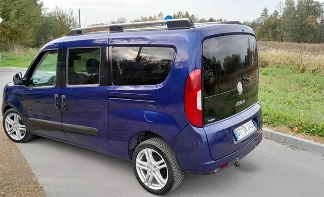 Синий Фиат Добло, объемом двигателя 1.6 л и пробегом 150 тыс. км за 9100 $, фото 10 на Automoto.ua
