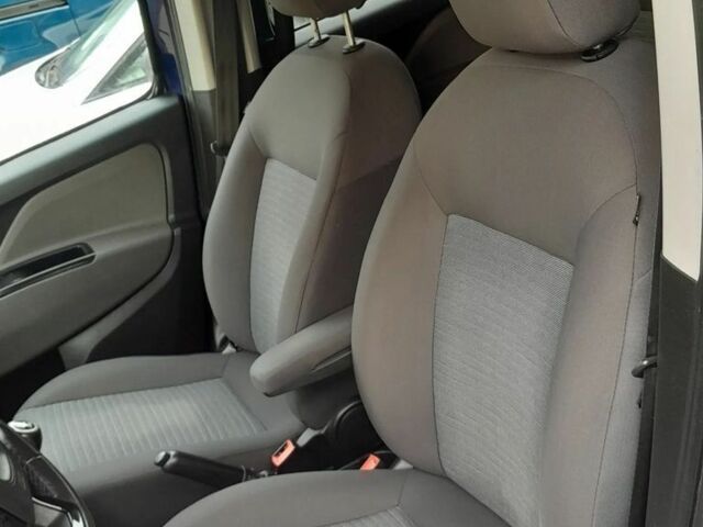 Синий Фиат Добло, объемом двигателя 1.6 л и пробегом 150 тыс. км за 9100 $, фото 15 на Automoto.ua