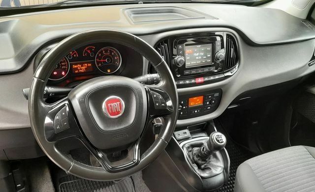 Синий Фиат Добло, объемом двигателя 1.6 л и пробегом 150 тыс. км за 9100 $, фото 7 на Automoto.ua