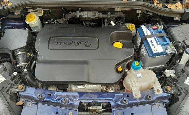 Синий Фиат Добло, объемом двигателя 1.6 л и пробегом 150 тыс. км за 9100 $, фото 3 на Automoto.ua