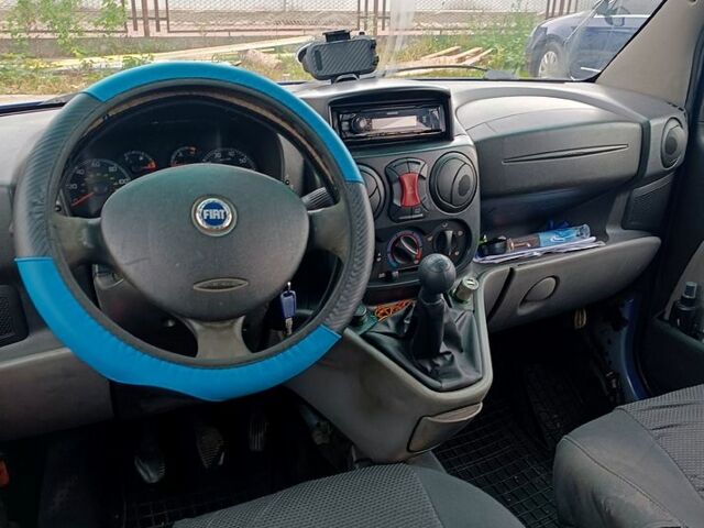 Синий Фиат Добло, объемом двигателя 1.2 л и пробегом 324 тыс. км за 3500 $, фото 5 на Automoto.ua