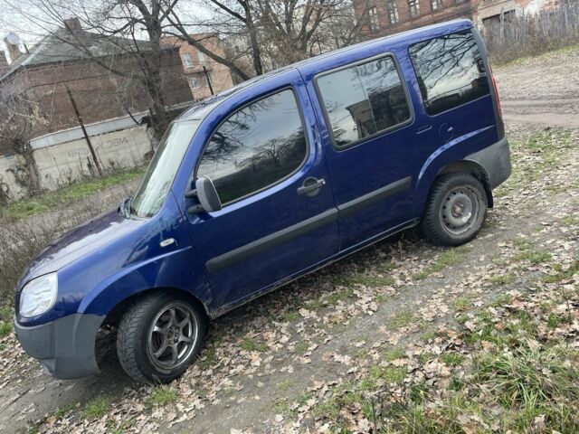 Синий Фиат Добло, объемом двигателя 0 л и пробегом 235 тыс. км за 3299 $, фото 4 на Automoto.ua