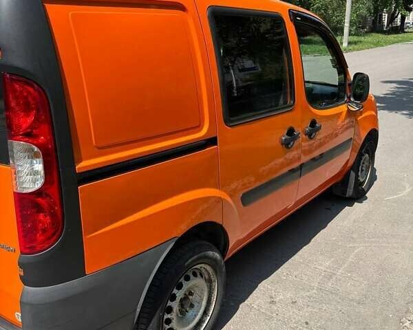 Помаранчевий Фіат Добло, об'ємом двигуна 1.25 л та пробігом 205 тис. км за 3500 $, фото 4 на Automoto.ua